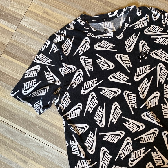 NIKE athletic short sleeve tee shirt size men’s small - Picture 5 of 9